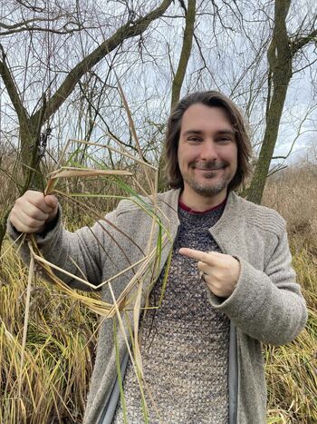 Clemens Kleinspehn analyses the life cycle of a paludiculture product (photo: N. Körner)